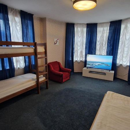 Central Hotel With Free Parking Рига Екстер'єр фото