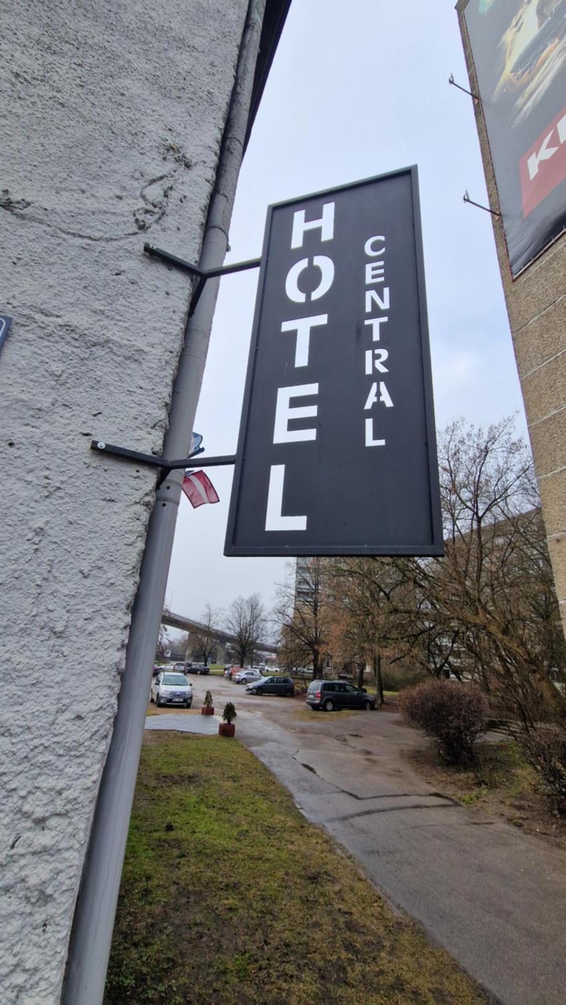 Central Hotel With Free Parking Рига Екстер'єр фото